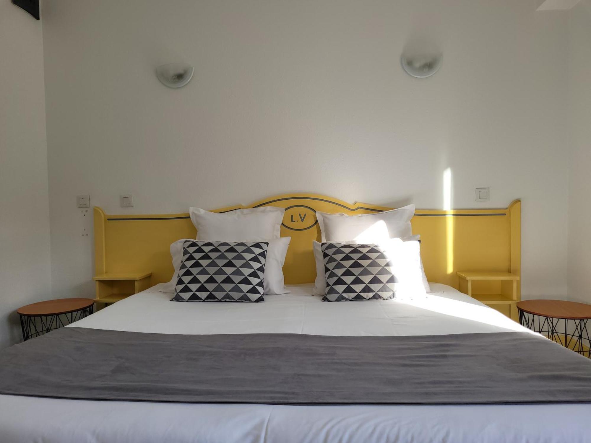 Hotel Le Vanseen Les Vans Εξωτερικό φωτογραφία