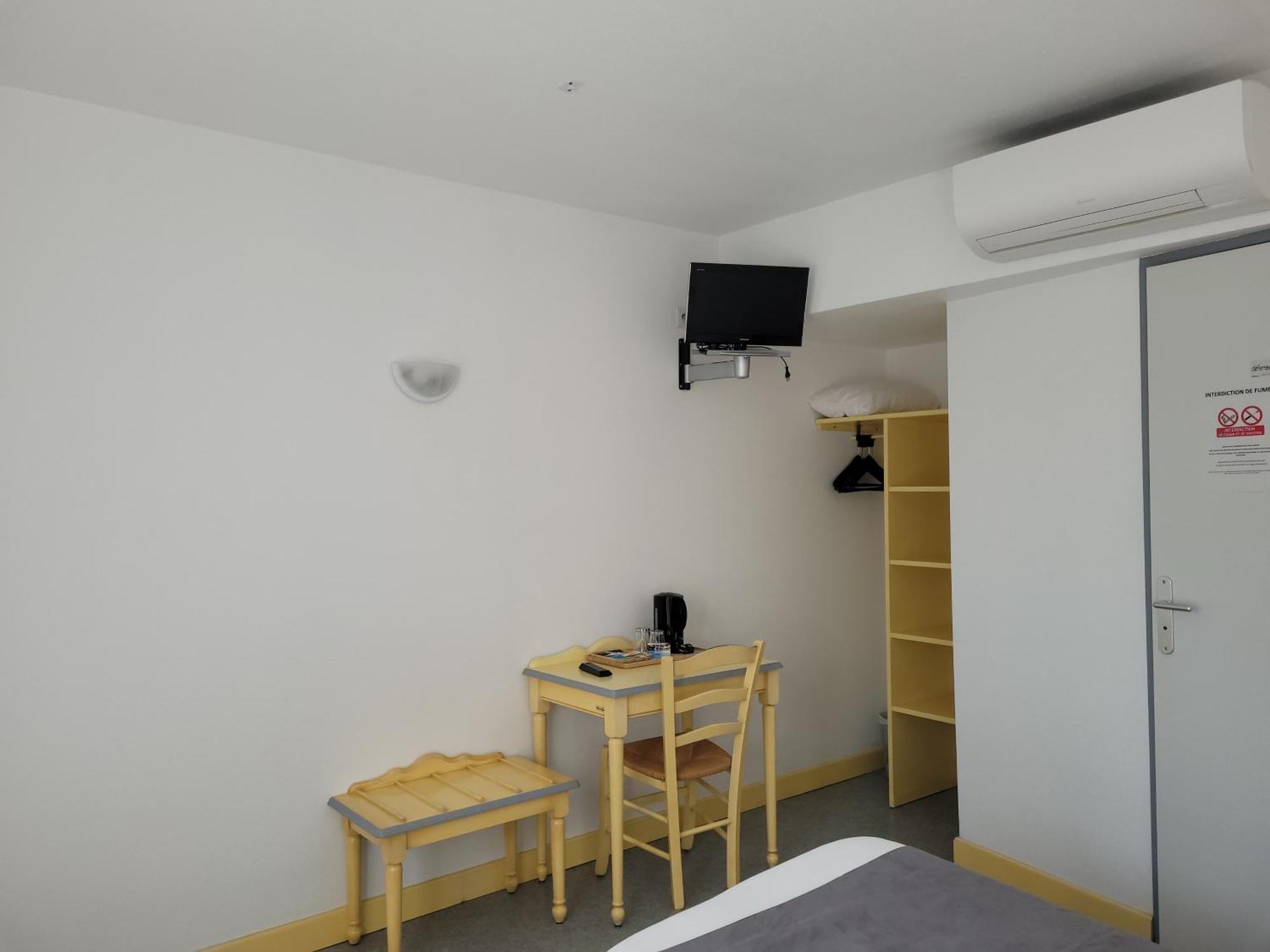Hotel Le Vanseen Les Vans Εξωτερικό φωτογραφία