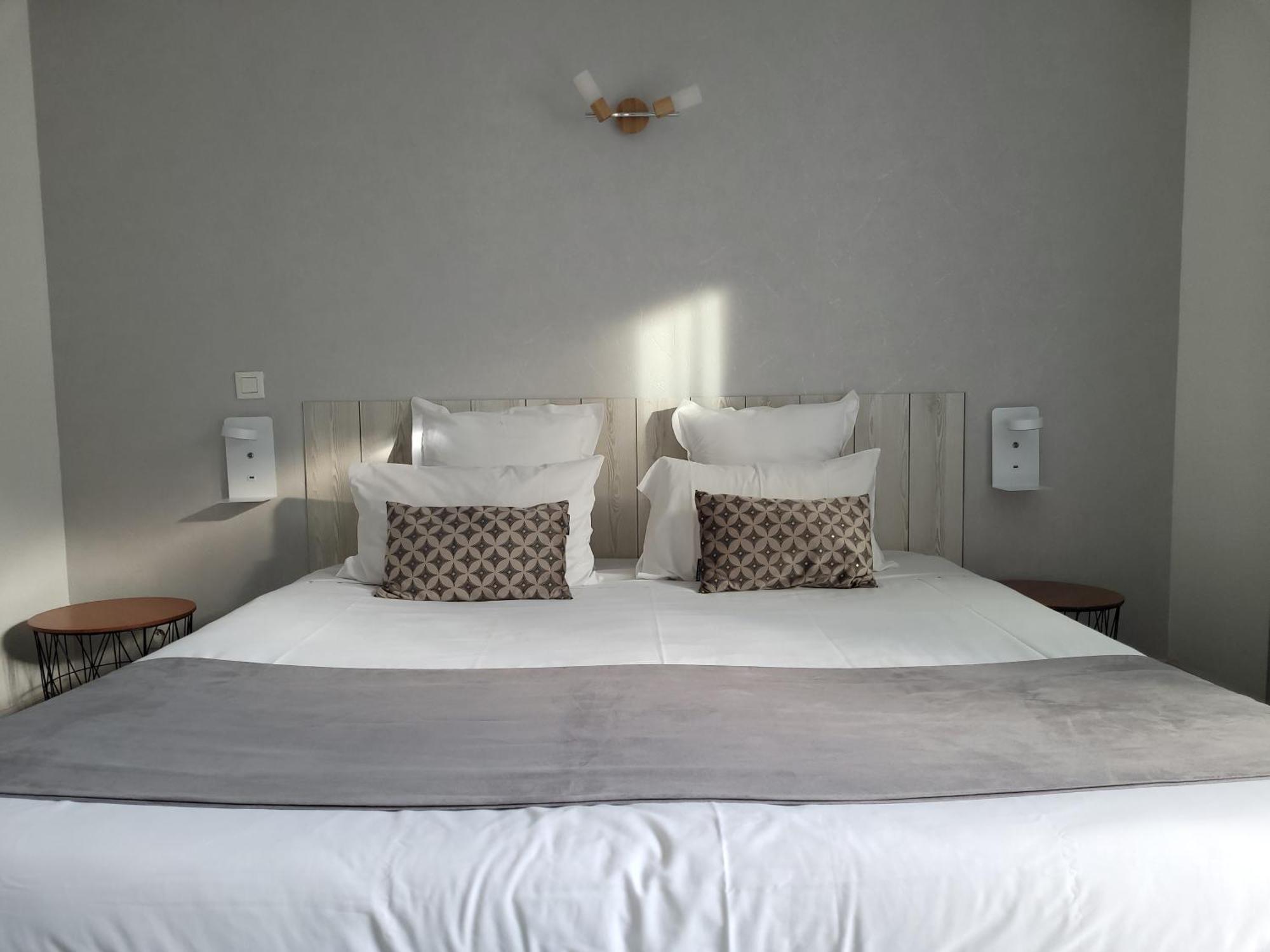 Hotel Le Vanseen Les Vans Εξωτερικό φωτογραφία