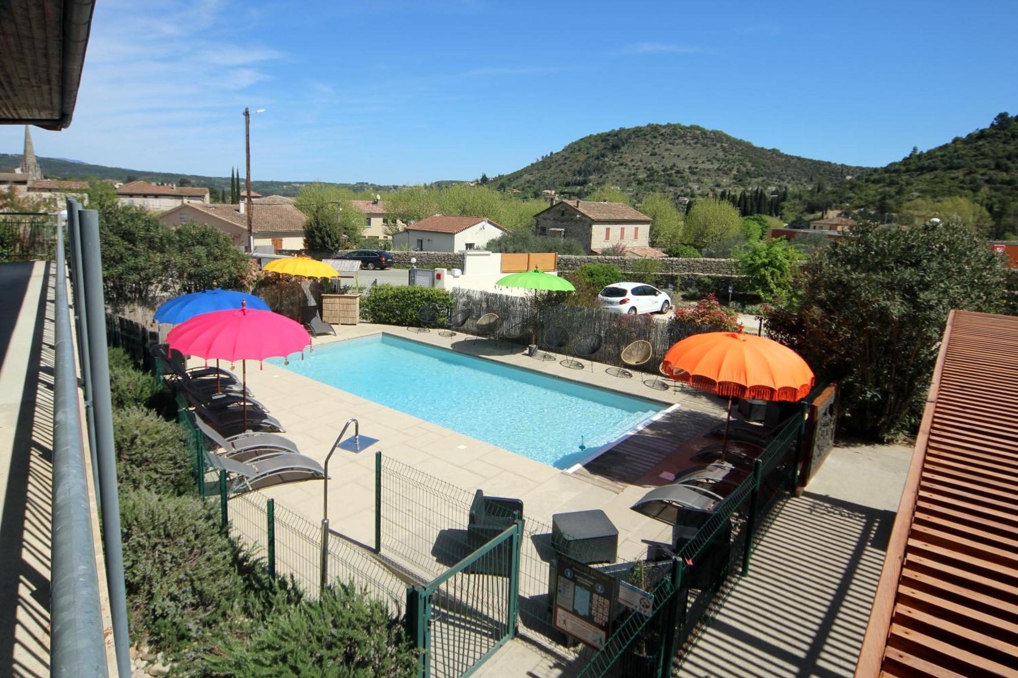 Hotel Le Vanseen Les Vans Εξωτερικό φωτογραφία