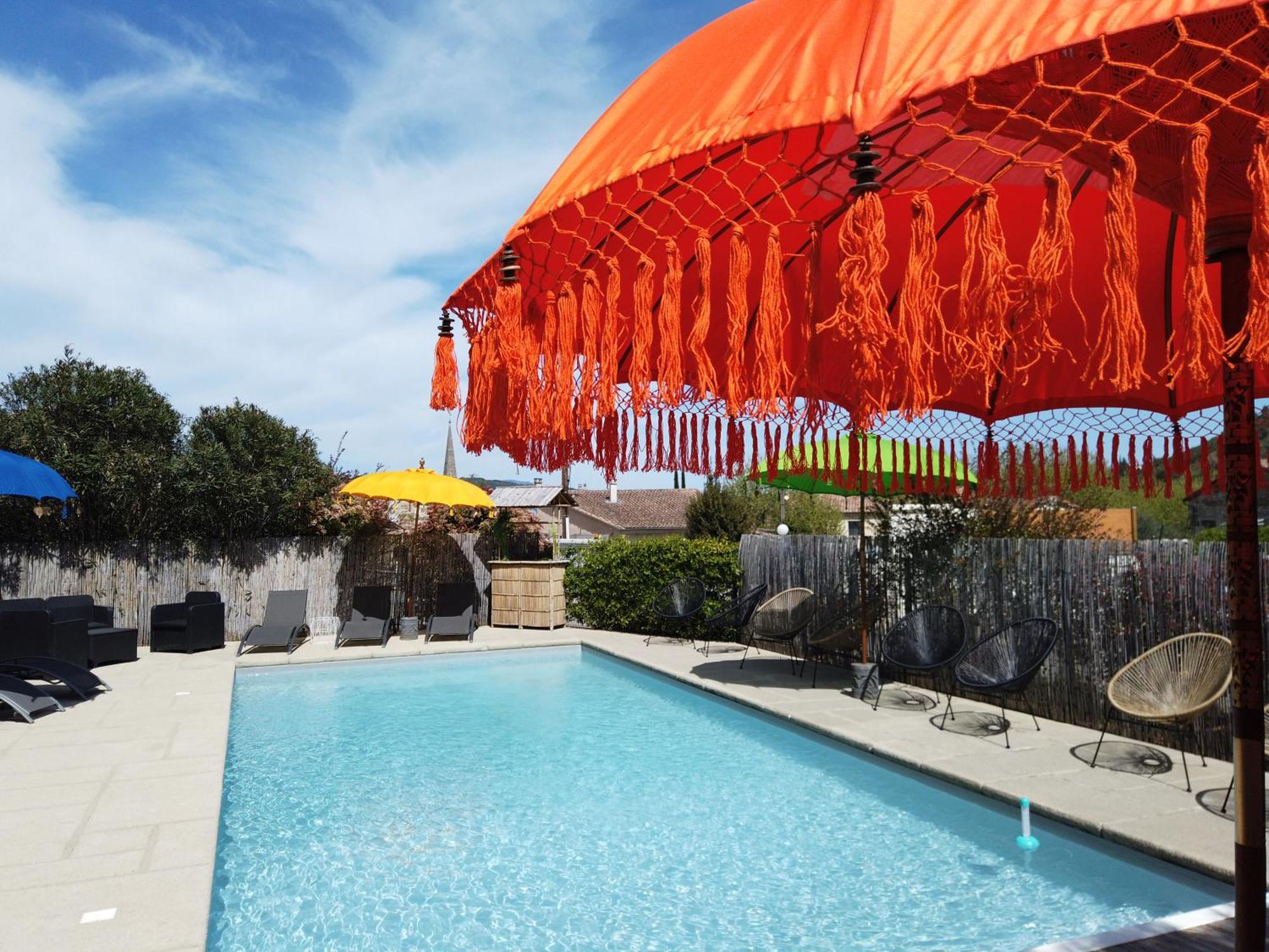 Hotel Le Vanseen Les Vans Εξωτερικό φωτογραφία