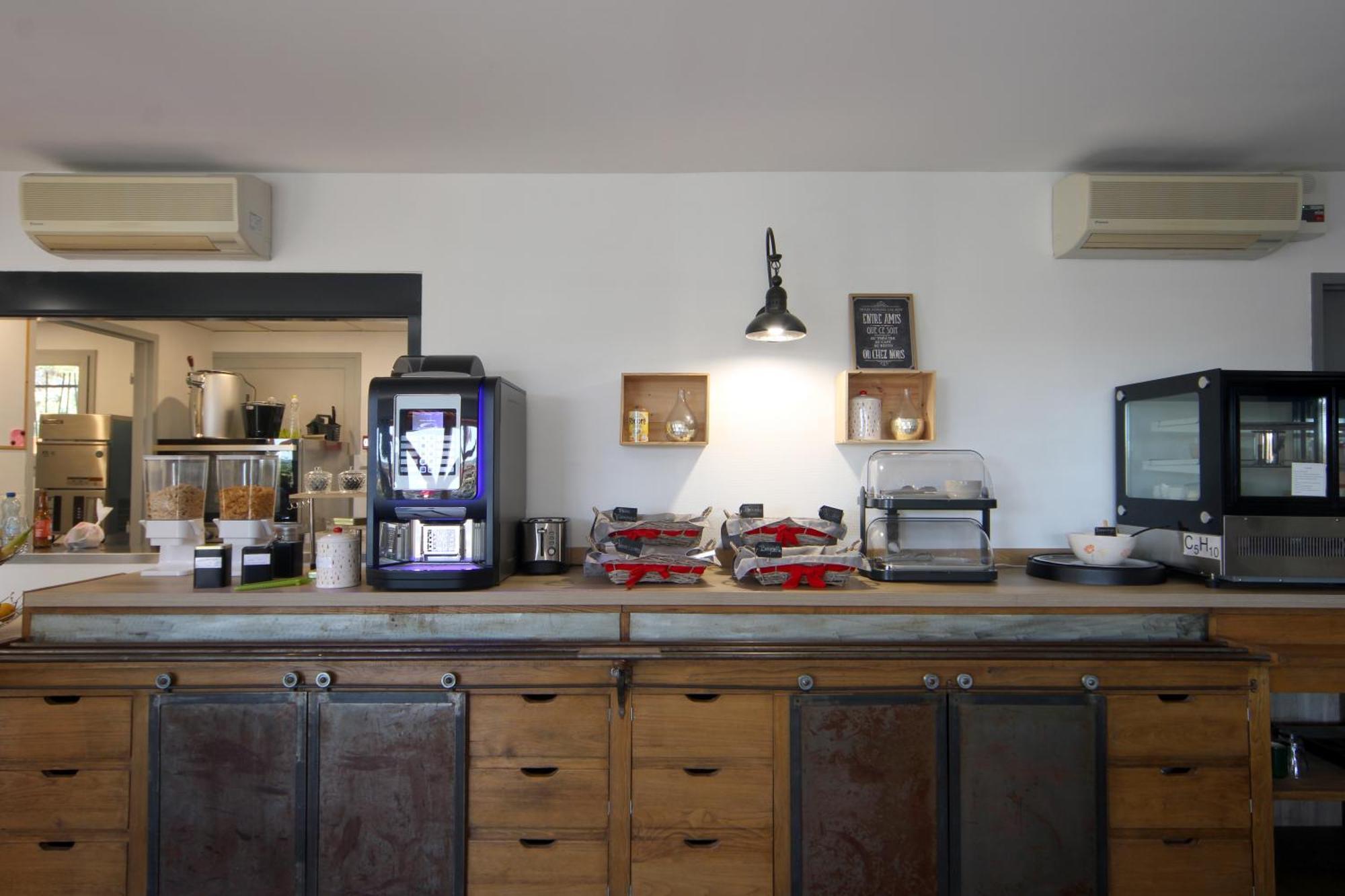 Hotel Le Vanseen Les Vans Εξωτερικό φωτογραφία
