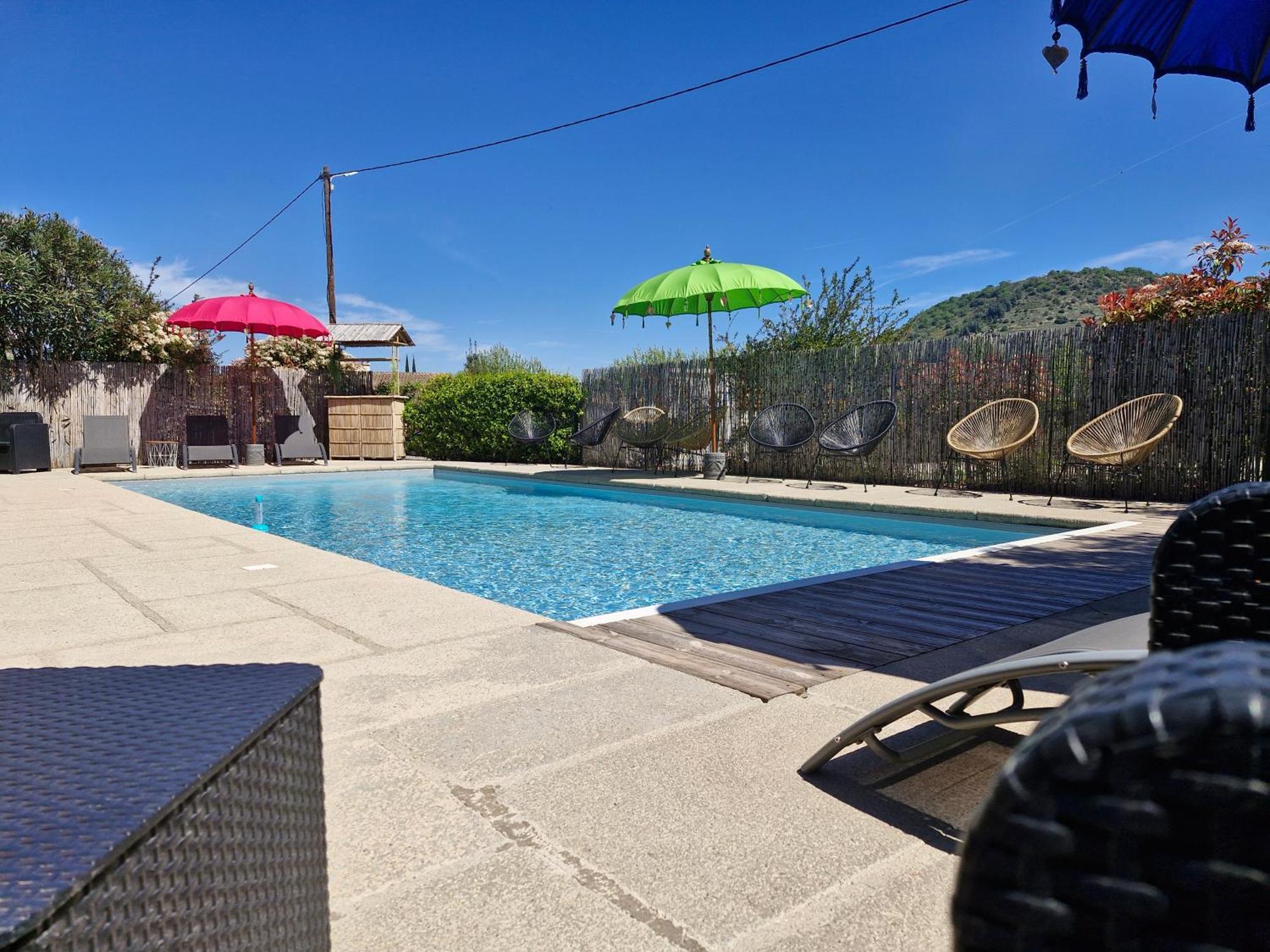 Hotel Le Vanseen Les Vans Εξωτερικό φωτογραφία