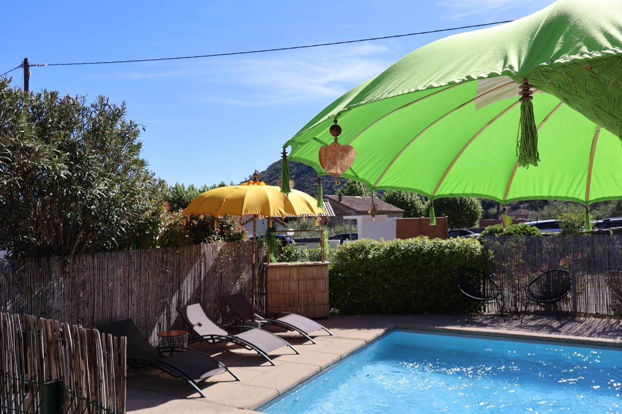 Hotel Le Vanseen Les Vans Εξωτερικό φωτογραφία