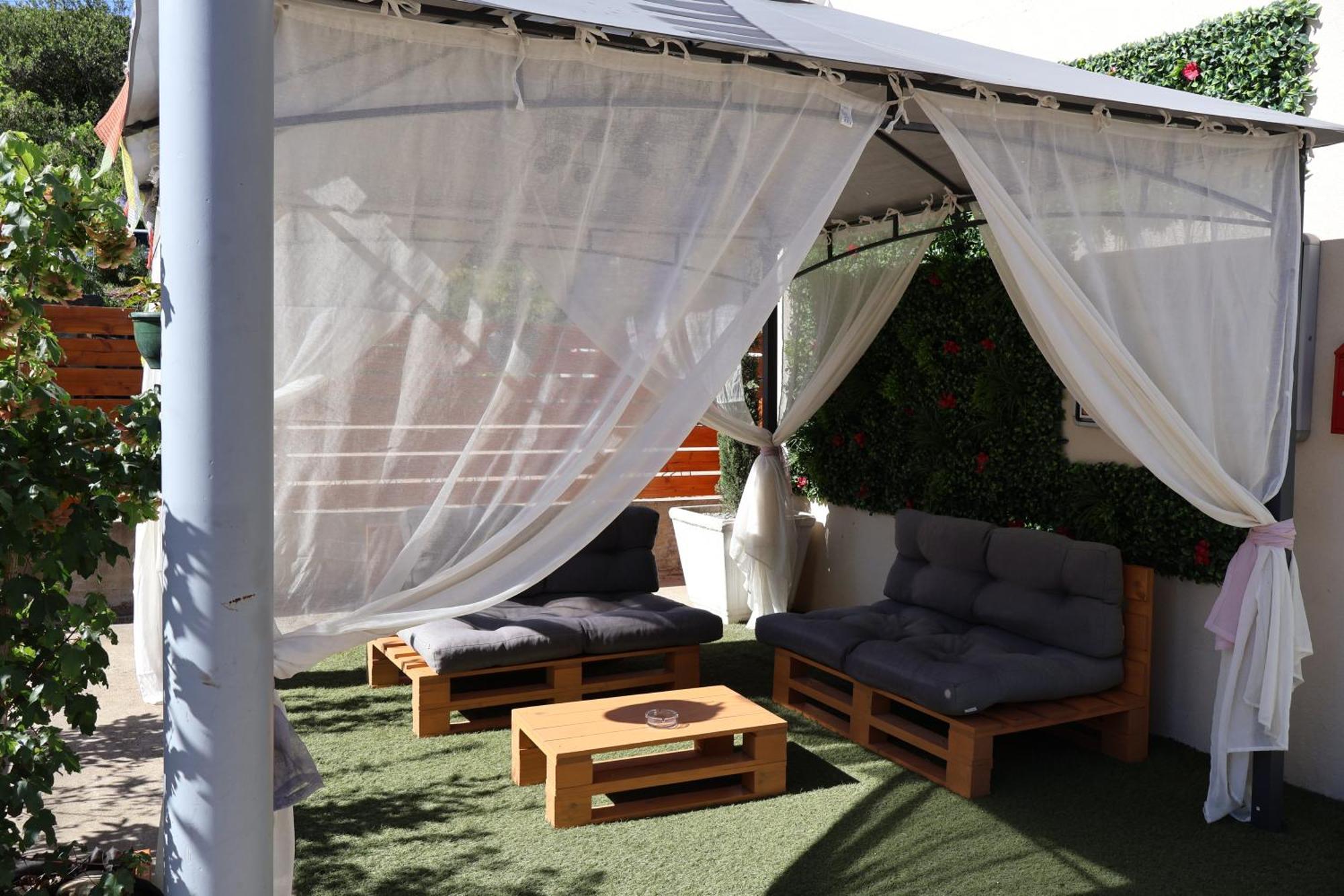 Hotel Le Vanseen Les Vans Εξωτερικό φωτογραφία