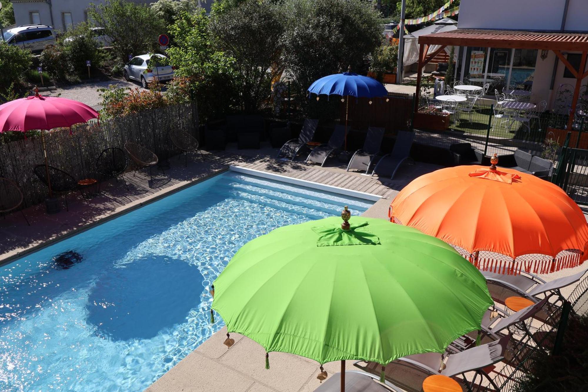 Hotel Le Vanseen Les Vans Εξωτερικό φωτογραφία