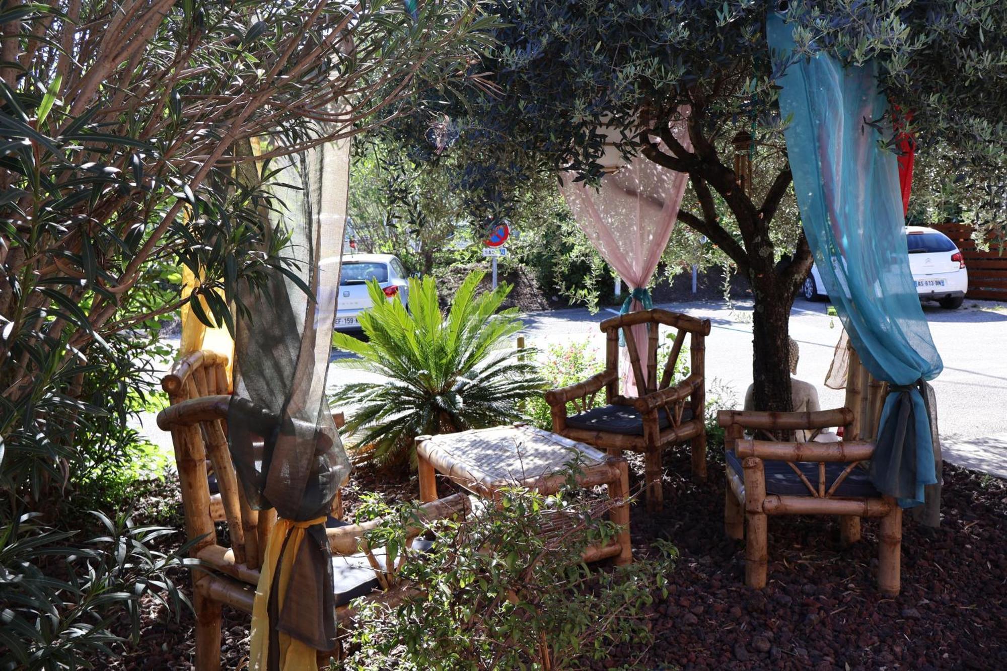 Hotel Le Vanseen Les Vans Εξωτερικό φωτογραφία